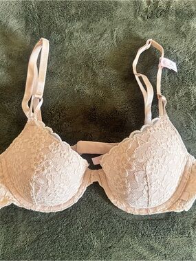 Victoria's Secret Lace T-Shirt Bra - Cream